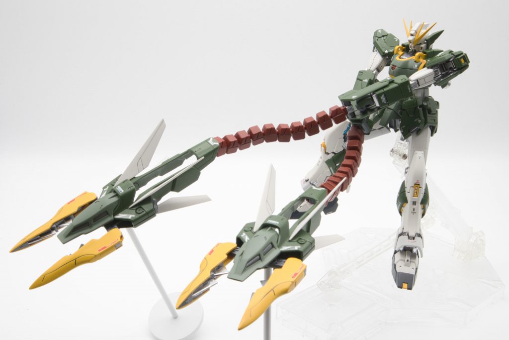 干渉箇所が多くてポーズつけるのもヒヤヒヤです。