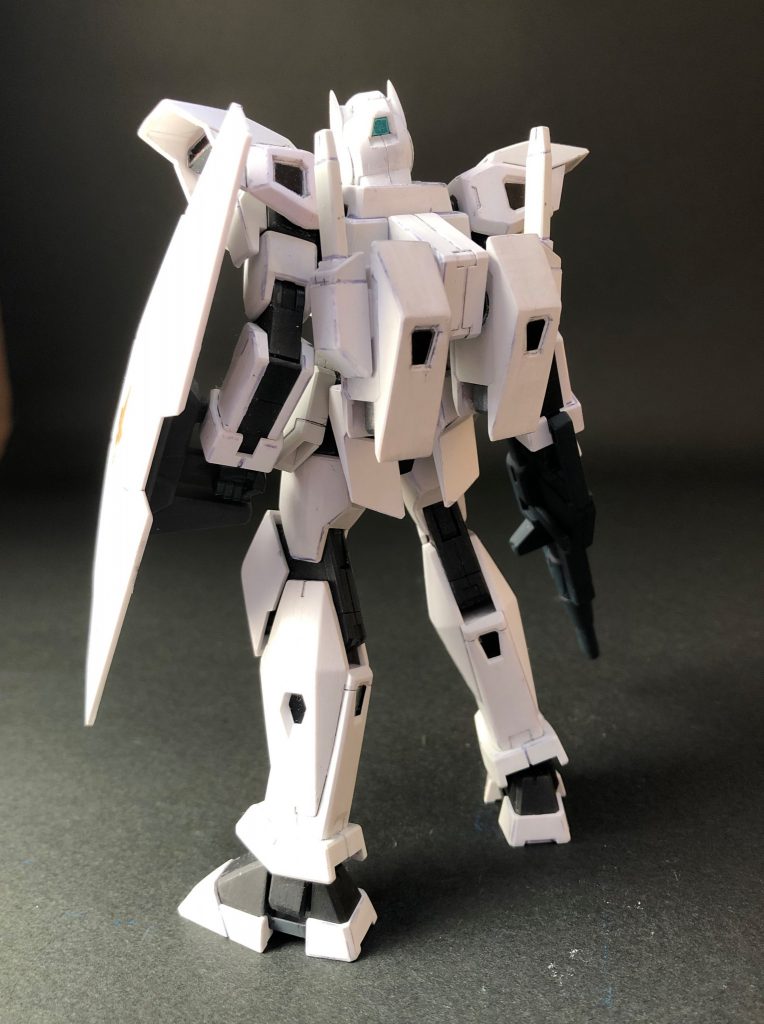 白い部分に白を、黒い部分に黒を塗ってしまうとアニメっぽくならないのだなぁと改めて感じました。筆塗り　全塗装ガンプラ　２０２２　その３６