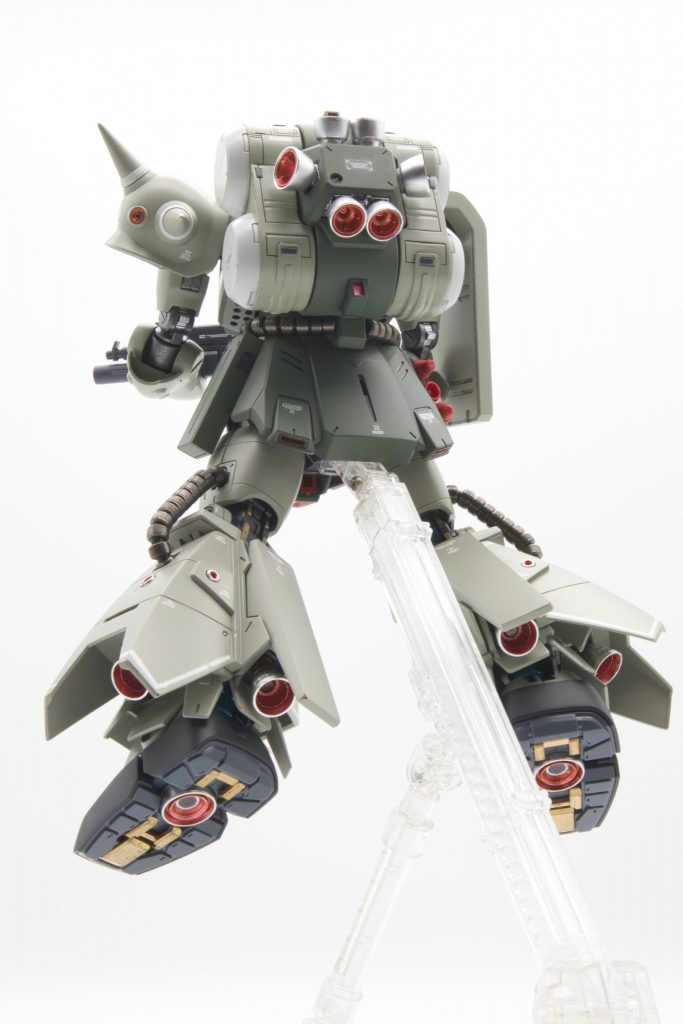 脚は無事だったとはいえ所々塗装が剥げてる、、、