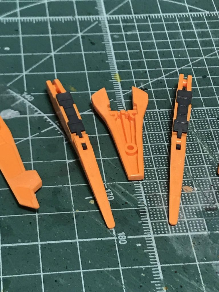 ランナーパテを入れて、ヤスリがけして完成。