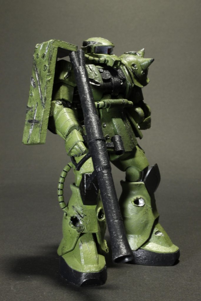 立ち姿です。重厚な感じになるよう鋳造表現にも初挑戦しています。渋さがなかなか出ていて満足な出来になりました。