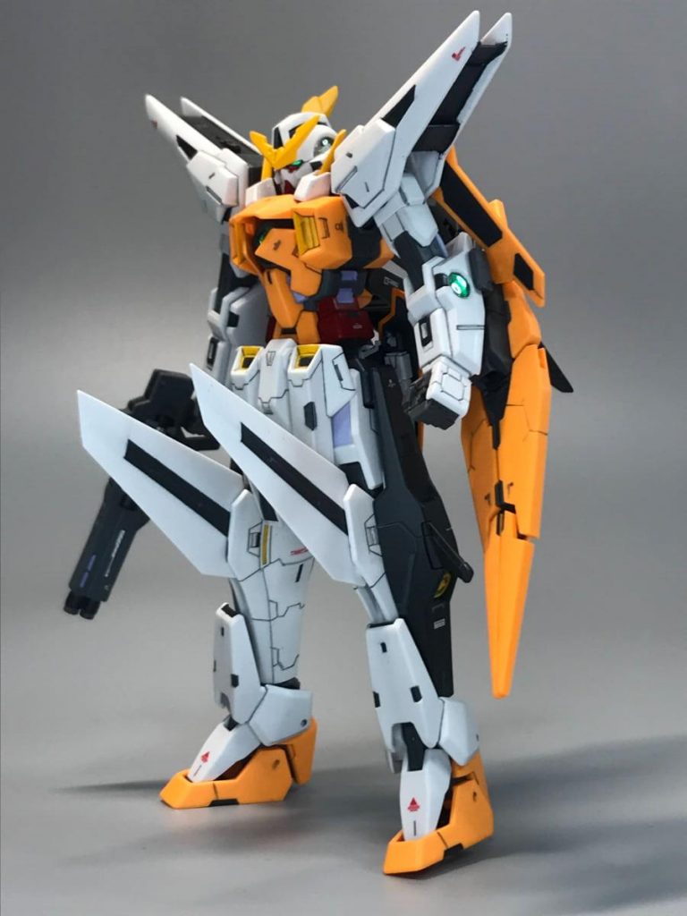 素立ち。細身＆尖った感がかっこいいです。MGの作例を参考にスジ彫り追加しました。