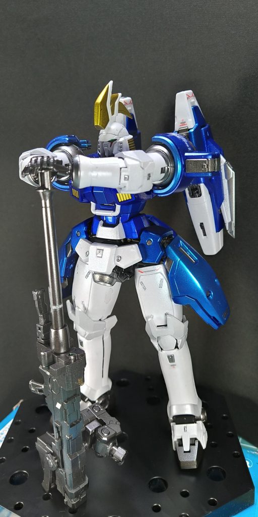 「エレガント立ち」斜めから