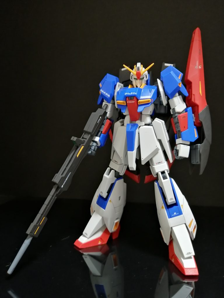 もともとかっこいいキットですが、デカールを貼ると、さらにかっこよくなりますね。