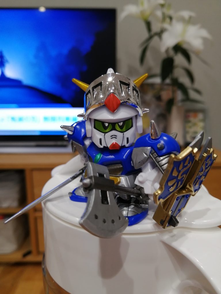 こうして見るとF90は色合いといい顔立ちといい、かなりヒロイックな印象を受けますね。正直、第一章の皇騎士よりも主人公感出ているような気が…。とにかく仕上がりがとても良いキットなので、皆さんも機会があれば作ってみてはいかがでしょうか。それではまた。