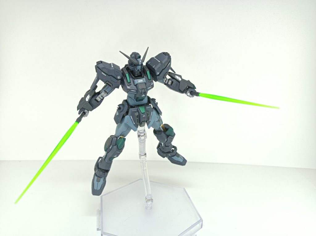 近接武装①ビームサーベル×2