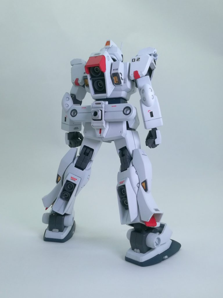 キレイなカトキ立ちが決まるようになったのがうれしいジムスナⅡベースなのですが、ダイナミックな可動は難しいキットなのですよねジムとしては十分ですが