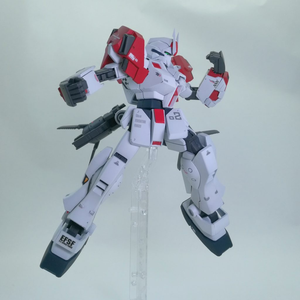 かっこいい...ハーマンレッドってホントに素敵な色ですねぇ今回は龍御神の本体に合わせるため、久々にグレーサフの上から白を吹きました 普段はシルバーでやりますが、今回は思った以上に綺麗に塗れたのでサフ下地でもいいかも