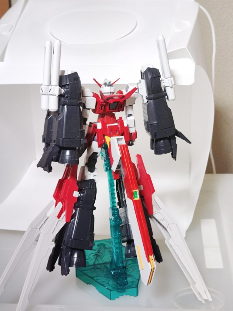 後ろ横から見ると平べったいのでテールブースター追加