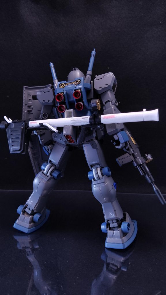 バックショットは少し動きをつけて。バズーカの配色はかっこよかったのでロービジにはしませんでした。