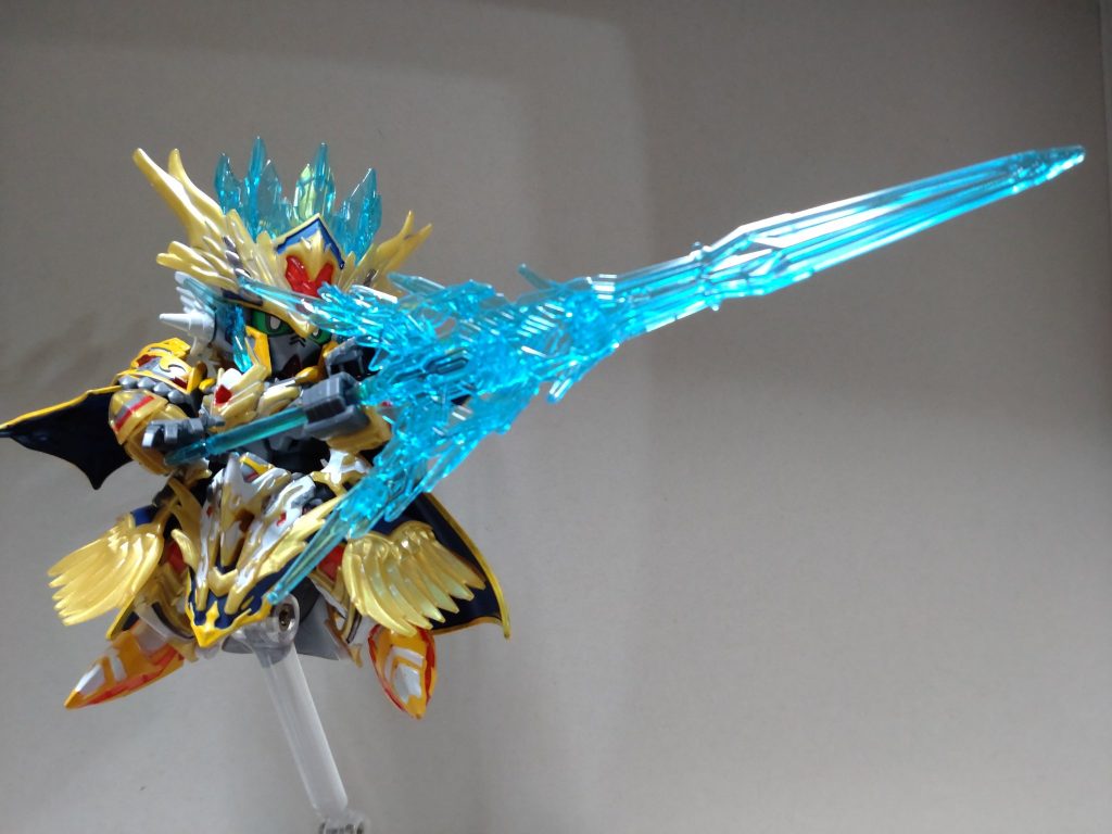 クリアパーツをエクスカリバーにこのキット、あちこちが干渉してポージングが取りづらいんスけど、決まったら決まったでだいぶ良い感じに