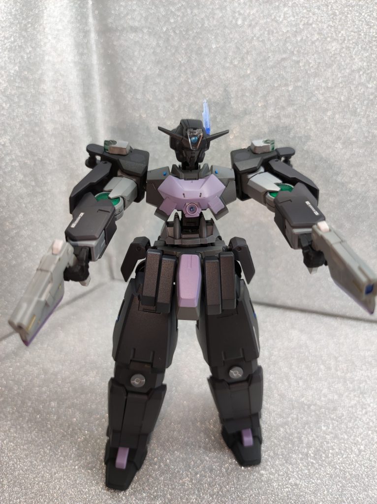 サブ武装はケルディムと同様のGNピストルⅡ、だが、基本的には使わずにすむように動くため、貯蔵GN粒子を使い切ることは普通ない。