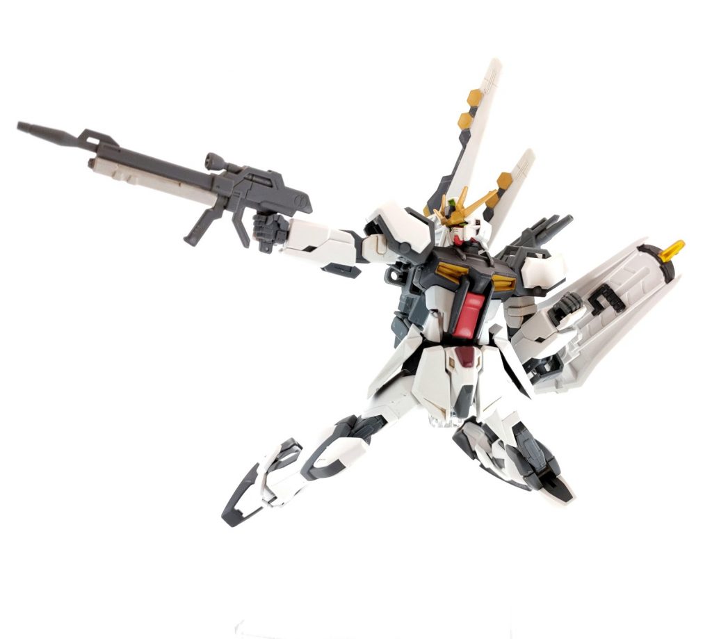 シンストライクガンダムは、「EG ストライクガンダム」をベースにしたカスタム機です。本体はカラーリング以外、通常のストライクと変わりはありませんが、新型のストライカーパック、「シンストライカー」を装備しています。