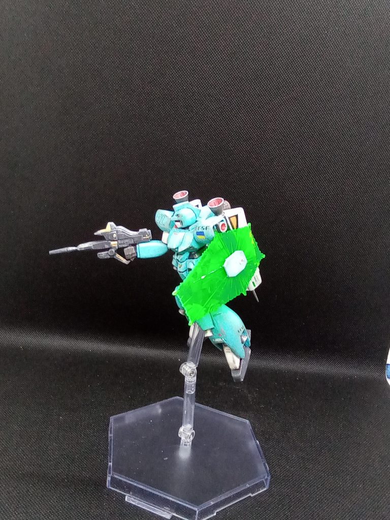 古いキットで色分けが少なかったですが出来の良いキットでした。ちゃんとしたHGジャベリンも出てほしいものです。
