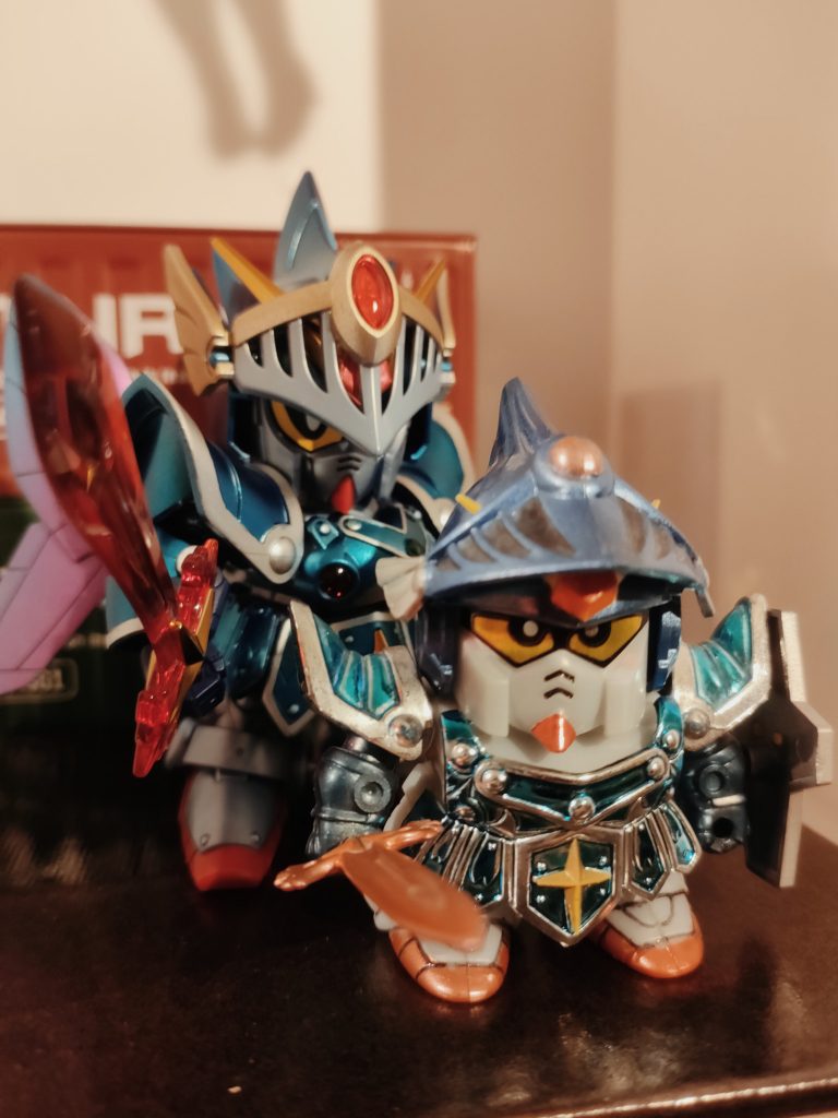 約30年前のナイトガンダムと。めっちゃ進化してて感動です。 