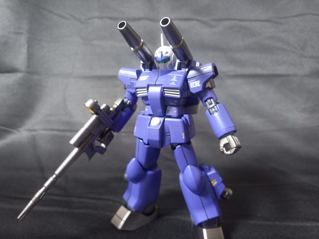 全体。肩アーマーを変えるだけでも雰囲気変わりますね。