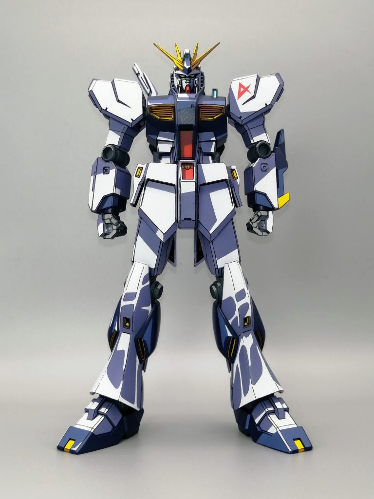 輪郭などの線は凸部はマッキー、プロッキーのペンで書き込み凸がだるい部位はピグマミリペン005凹部はエナメル墨入れまたはガンダムマーカースミ入れ用（極細）、ピグマミリペン005