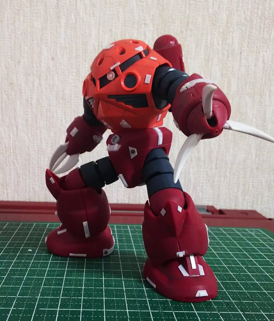 元はシャア専用ですが、量産型を作りたかったので色替え。