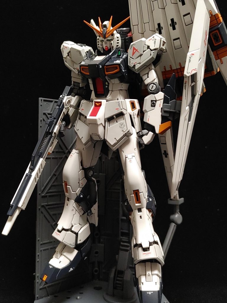 少し前に制作した作品ですが、いま見ると塗装が粗くて・・・反省しています。以前使用していたホビー用のコンプレッサーでは圧力が安定せず、苦労してました。