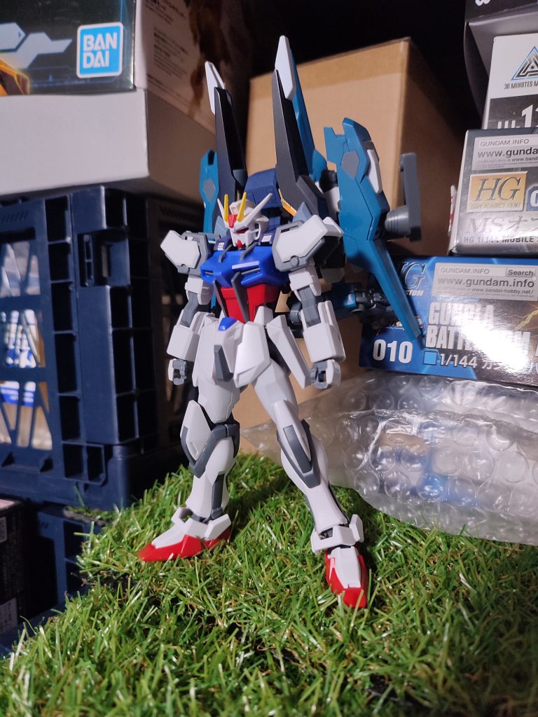 塗装に入る前の組み立て画像。バックパックの主な使用パーツはリゼル、デルタプラス、バンシィです。