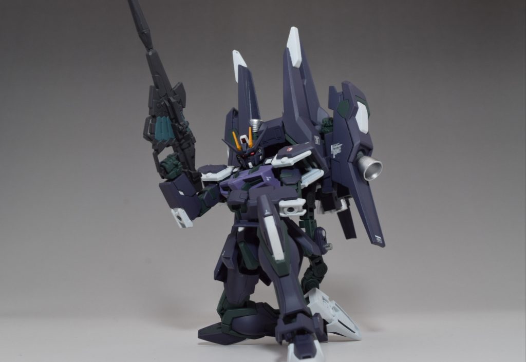 CEのストライクで宇宙世紀産ビームマグナムを撃ったらどうなるかはわかりませんが、本機体では撃ったらデルタプラス同様、肩がイカれます。