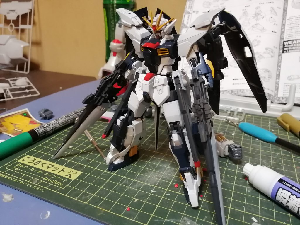 塗装後の組み立てした写真です。これまでは塗装に缶スプレーやイージーペインターをつかっていましたが、今回ついにエアブラシを導入することができました!使用した感想ですが、缶スプレーよりも細かい粒子が出るため調整がしやすく、缶スプレーでは難しかった表現グラデーションなとができるようになります。塗装が楽になり、モチベもあがりました。