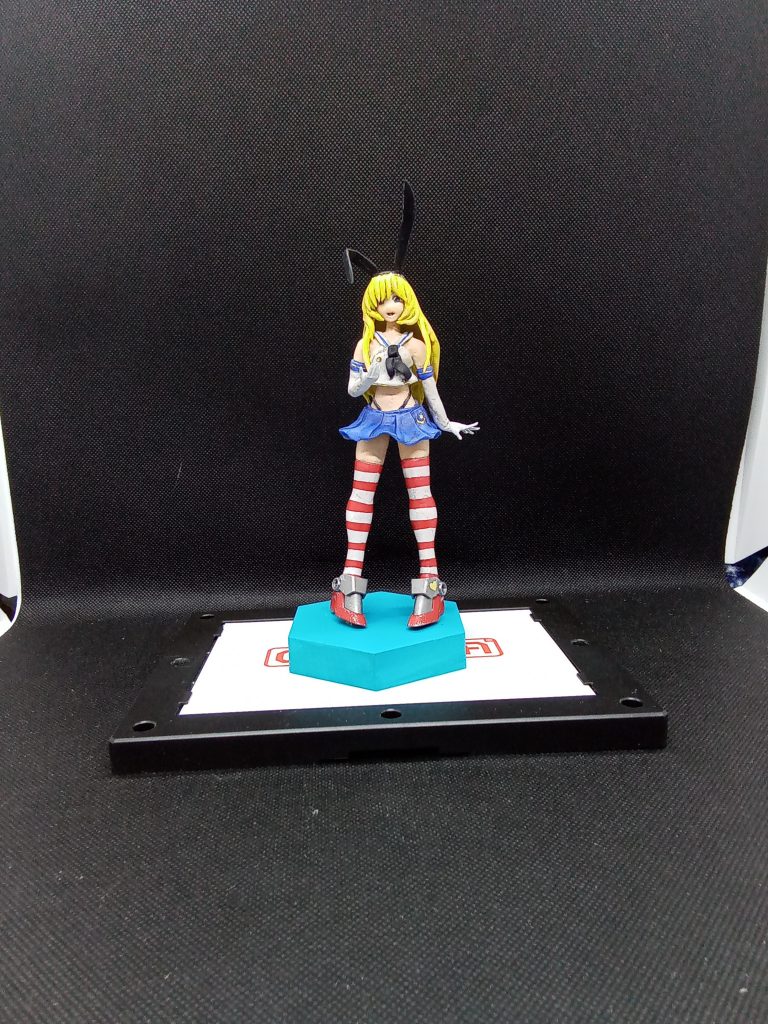 顔がラクスなので、ラクス・クラインのステージ衣装ということで・・・作ってみてわかったのがノーベルガンダムがのサイズが小さいメイの顔と手で造ってみたところサイズが合わなかったのでラクスの顔を改造ガンプラ(MS)で美少女は造れるか!?と思い付いて改造まだまだ仕上げの処理が上手くできませんが スカート部分等 作っていて面白かったですw