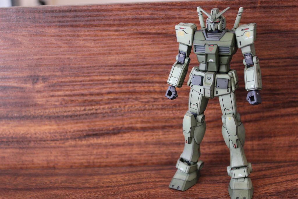 作業机の横のスペースに飾っています。こんな感じ。