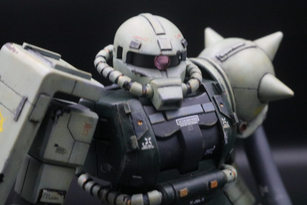 やはりザクはカッコいいですね。