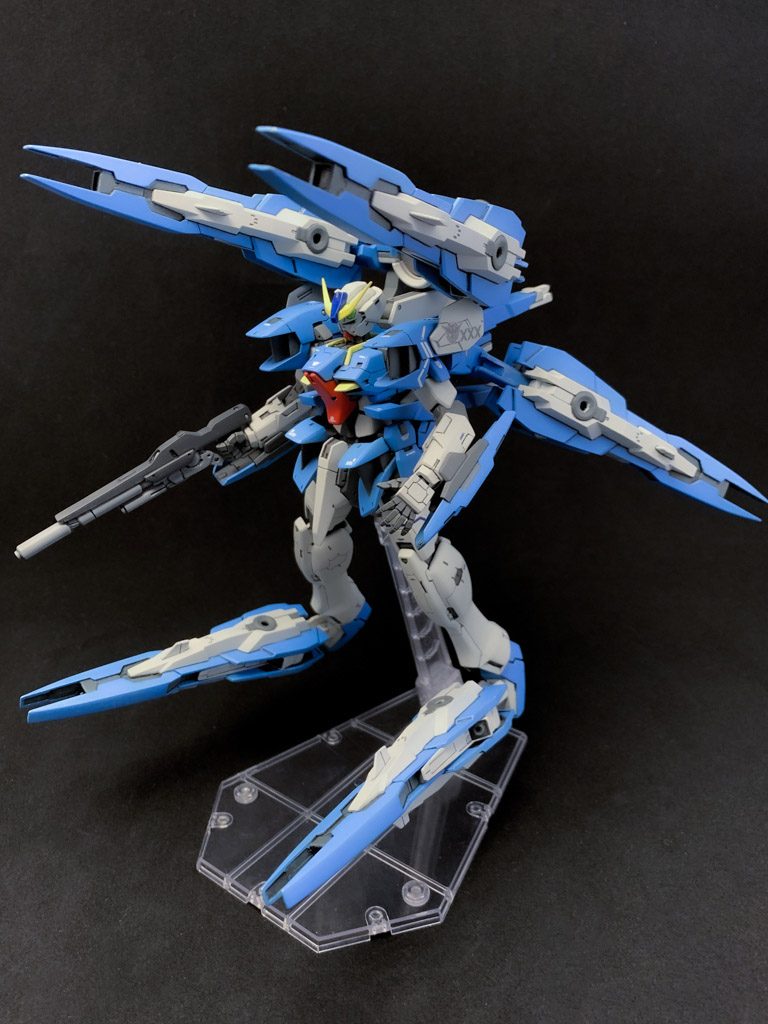 第3形態。つま先のマウントは塗装剥がれが気になるので接続専用のモノを1セット用意しました。