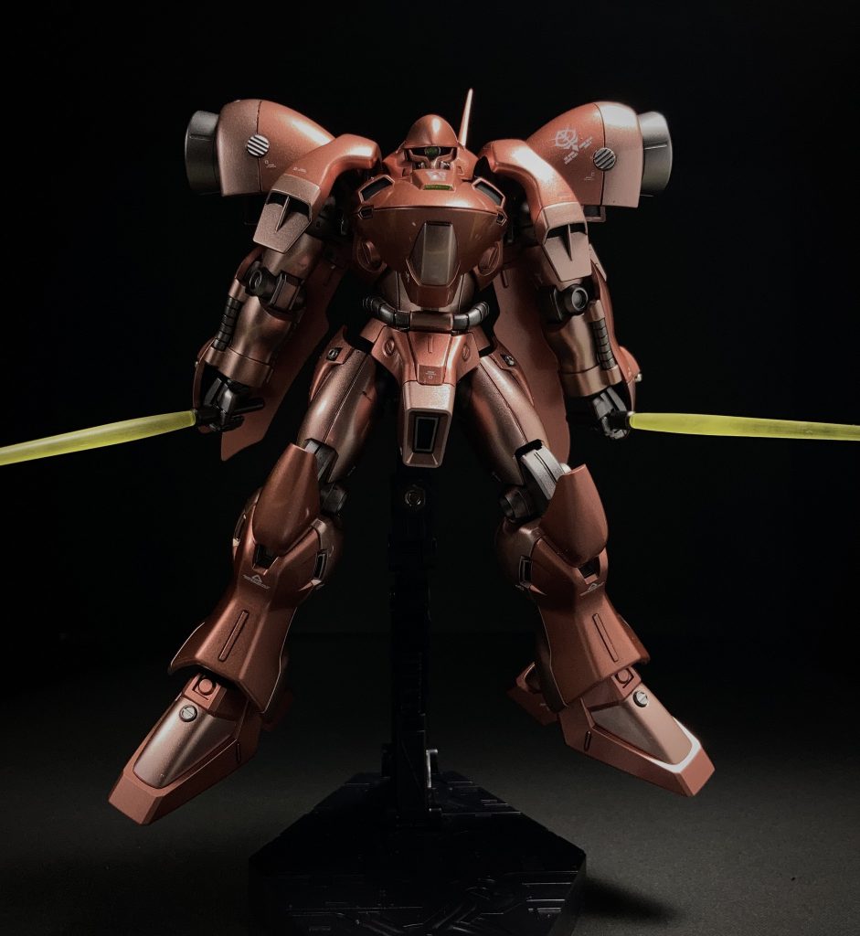 外装メタリックだけ光沢スーパークリアーIIIで艶出ししています。もっとテッカテカにしたかったですが、下地作りからの磨き出しが大変過ぎるので簡単仕上げ。鏡面キャンディ塗装やってる方は尊敬しますホント。