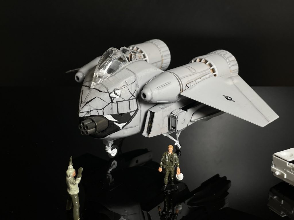 「今日何回目の出撃だ?疲れたぜ」「こっちだって疲れてるんだぜ.文句だったら敵さんに言ってくれ」