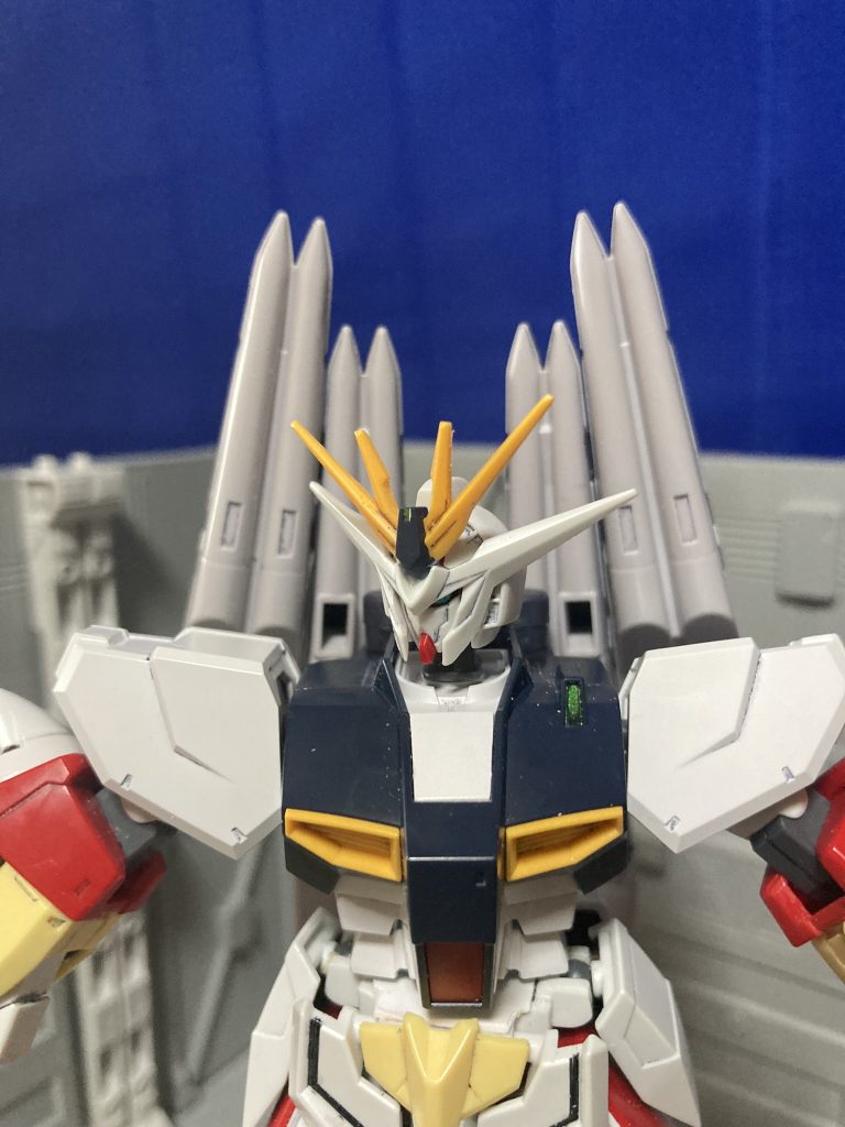 発想は安易。EGνの上半身とリボーンズの下半身の合体ｗただ、HGどおしのミキシングではなかったので意外と難儀な作業になりました。