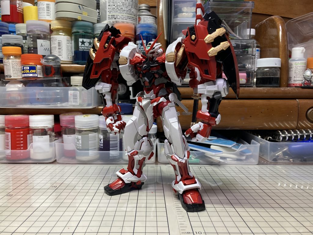 素組みディテールは最初から多めしかし、成形上の都合でつぶれている箇所が多いので手を加える必要あり