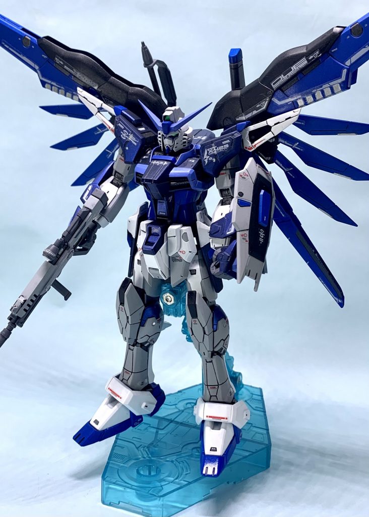 RGディスティニーガンダム–2枚目/制作者：甘食w