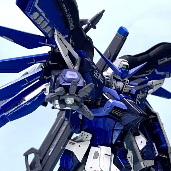 RGディスティニーガンダム