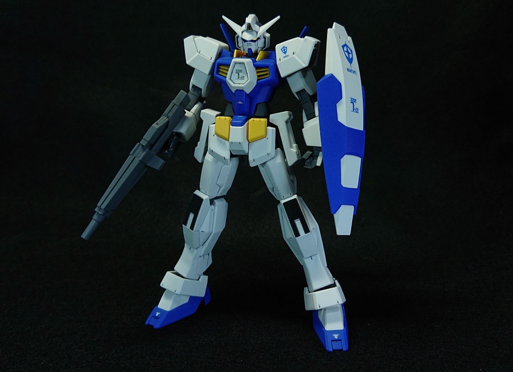 2号機本体胴体の蓋パーツとシールドに2号機のデカールを貼ってます。