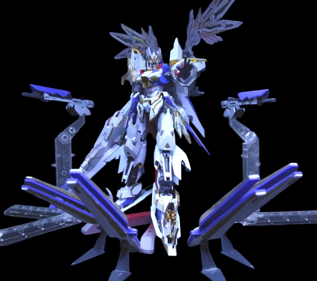 ファンネル！こういう機体の醍醐味！　デルタゼニスは天使とか神をイメージして作ったので、ファンネルを使役する構図もピッタリです。