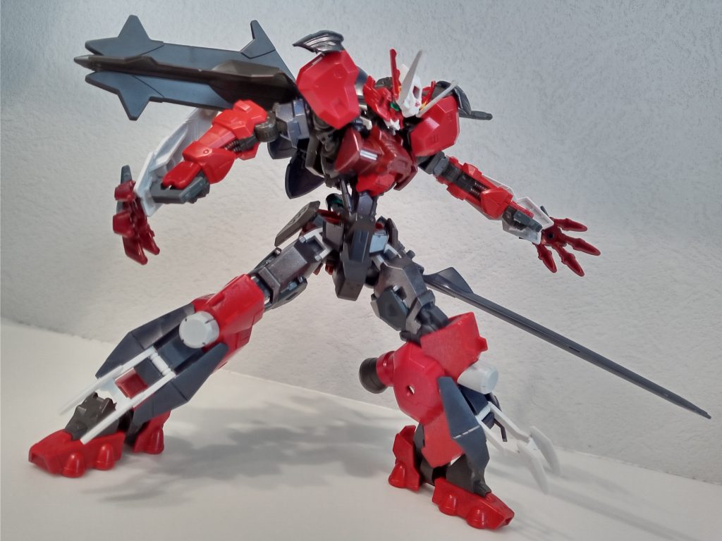 追加武装、テイルブレード