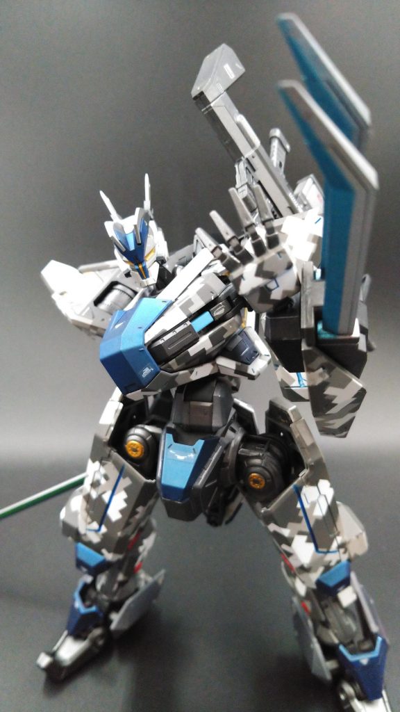 「汝の魂、喰ろうてくれるわ」って言ってそうなポーズ