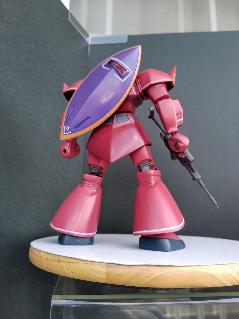 背面。ゲルググと言えば、ゲンゴロウシールド😁(サーフボード?)