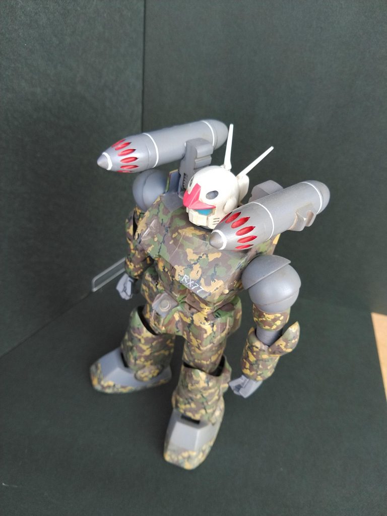 武装はビームスプレーガンを選択、ゴツくてこっちの方が好み😊ラインとマーキングははエナメル手描き。