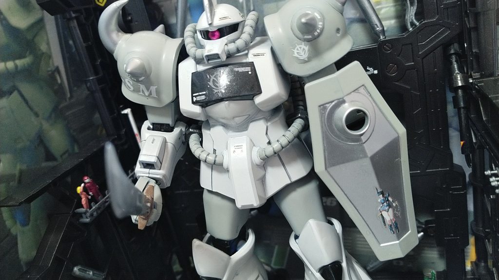 シールドには鞭を持ったお姉さん(^w^)でもヒートロッド持たせてなかった😅