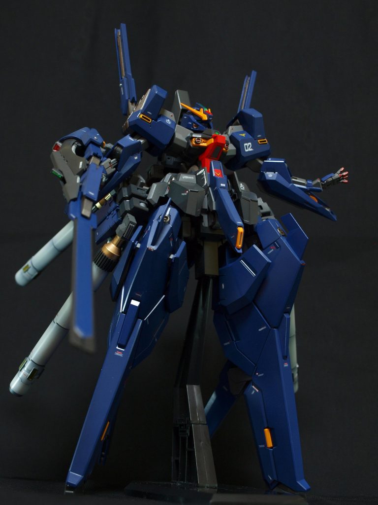 下から煽るように。