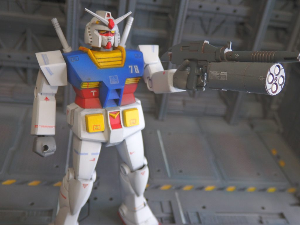 『ビームライフル＆スーパーナパーム』です。TVシリーズの２話かな？に登場した証拠隠滅兵器です。アニメには全体像が出ていないので、形状はよくわかりませんが、GFFではこのような解釈になっておりました。これもGアーマーの付属品だったかも。