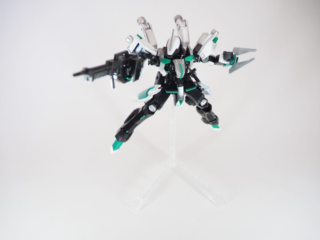 射撃ポーズで一枚。