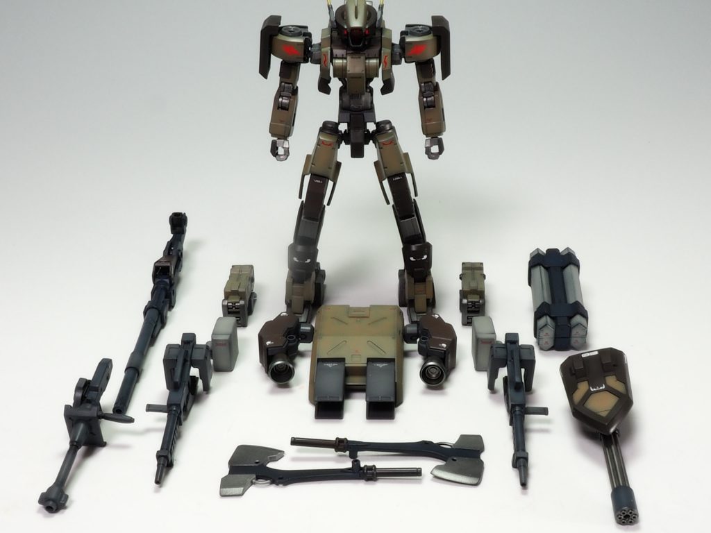 武装はヘビーアームズからガトリングシールド、ミサイルポッド、境界戦記のビャクチからミサイルランチャー、ゼルドザームからフォールディングランチャーを拝借、サブアームは30MMで作りました。