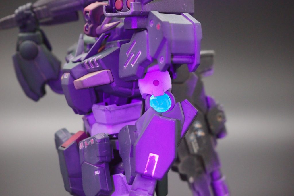 クリアパーツは蛍光クリアで塗装しました。