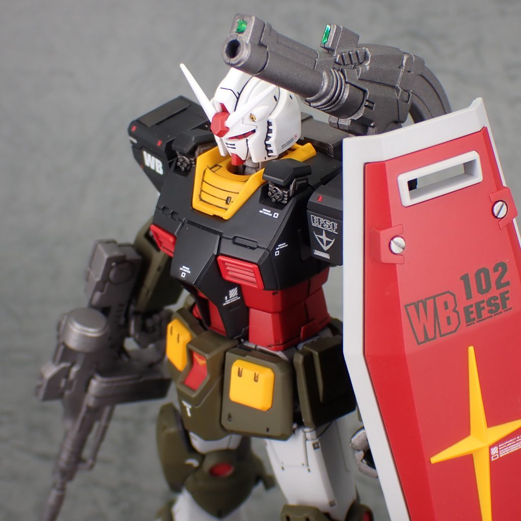 胸部のバルカンは左右に装備してみました