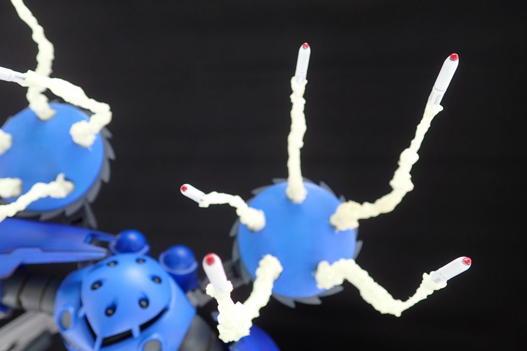 糸引くミサイル。3Dペンを使いました。